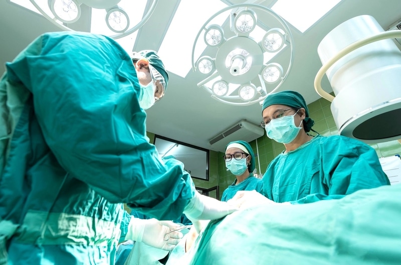 médicos-cirurgia-robótica