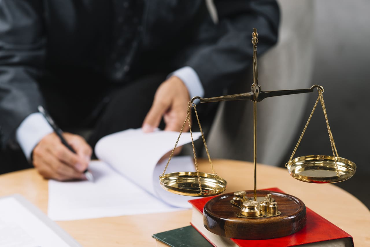 Em Uma Ação Trabalhista O Reclamante Afirma Que Diariamente